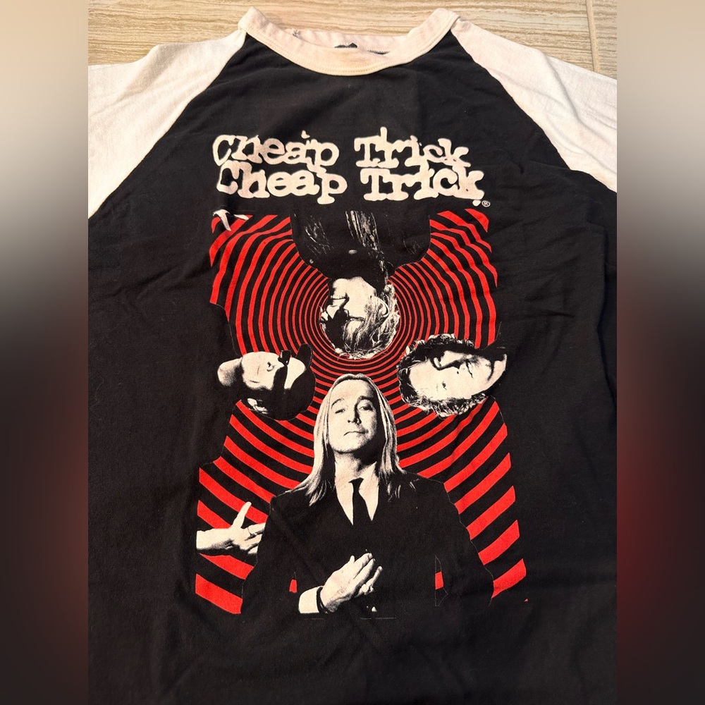 Cheap Trick Graphic T-Shirt
Size M